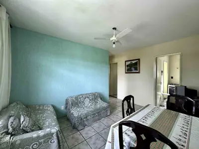 Apartamento - Amplo com 2 quartos  a 3500,00 metros praia.