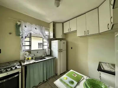 Apartamento - Amplo com 2 quartos  a 3500,00 metros praia.