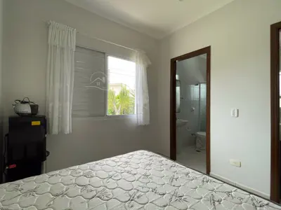 Casa - Sobrado com 4 quartos (sendo 2 suite(s)) a 800,00 metros praia.