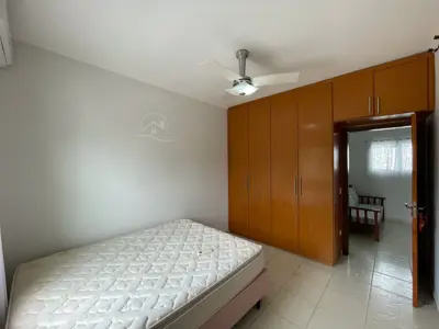 Casa - Sobrado com 4 quartos (sendo 2 suite(s)) a 800,00 metros praia.