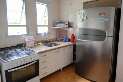 Apartamento - Alto com 2 quartos  a 800,00 metros praia.