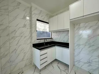 Casa - Térrea com 3 quartos (sendo 1 suite(s)) a 2300,00 metros praia.