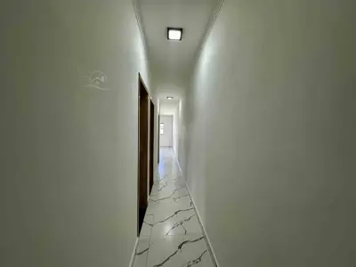 Casa - Térrea com 3 quartos (sendo 1 suite(s)) a 2300,00 metros praia.