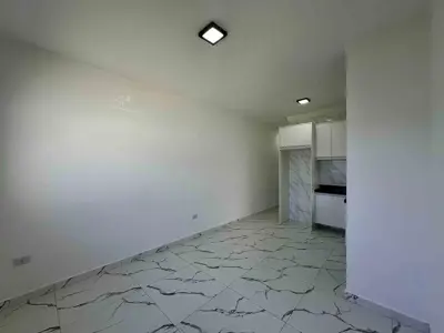 Casa - Térrea com 3 quartos (sendo 1 suite(s)) a 2300,00 metros praia.