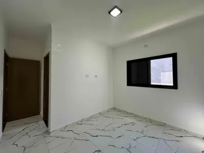 Casa - Térrea com 3 quartos (sendo 1 suite(s)) a 2300,00 metros praia.