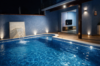 Casa - Sobrado com 3 quartos (sendo 2 suite(s)) a 500,00 metros praia.