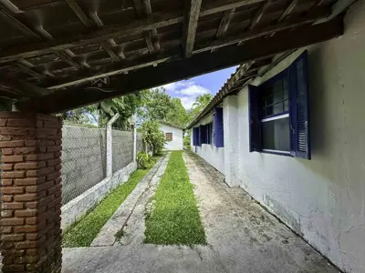 Chácara - Rural com  quartos  a 5000,00 metros praia.