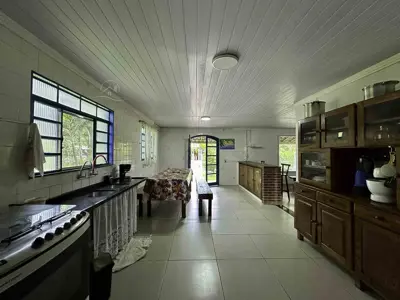 Chácara - Rural com  quartos  a 5000,00 metros praia.