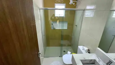 Casa - Térrea com 4 quartos (sendo 2 suite(s)) a 2000,00 metros praia.