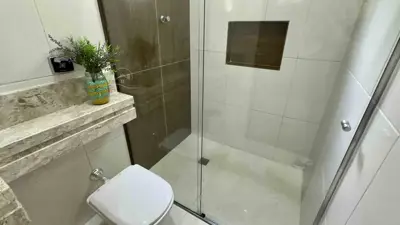 Casa - Térrea com 4 quartos (sendo 2 suite(s)) a 2000,00 metros praia.