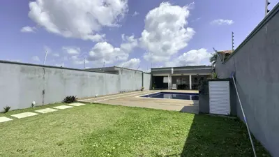 Casa - Térrea com 4 quartos (sendo 2 suite(s)) a 2000,00 metros praia.