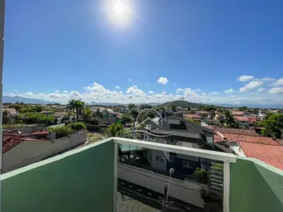 Apartamento - Amplo com 3 quartos (sendo 1 suite(s)) a 100,00 metros praia.
