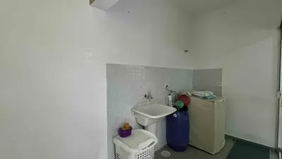 Casa - Sobrado com 4 quartos (sendo 3 suite(s)) a 800,00 metros praia.