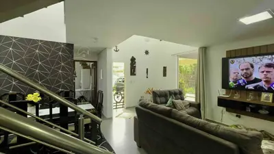 Casa - Sobrado com 4 quartos (sendo 3 suite(s)) a 800,00 metros praia.