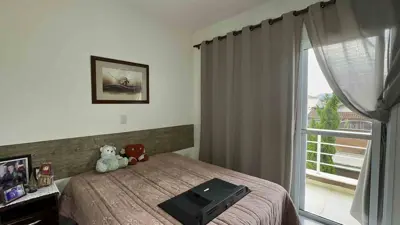 Casa - Sobrado com 4 quartos (sendo 3 suite(s)) a 800,00 metros praia.