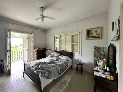 Casa - Sobrado com 4 quartos (sendo 1 suite(s)) a 100,00 metros praia.