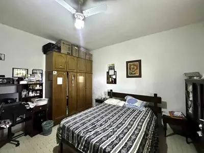 Casa - Sobrado com 4 quartos (sendo 1 suite(s)) a 100,00 metros praia.