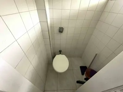 Apartamento - Sobreloja com 2 quartos  a 350,00 metros praia.