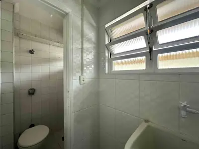 Apartamento - Sobreloja com 2 quartos  a 350,00 metros praia.