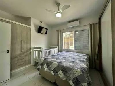 Casa - Térrea com 3 quartos (sendo 1 suite(s)) a 57,00 metros praia.