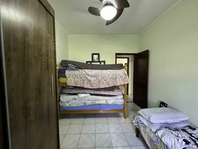 Casa - Térrea com 3 quartos (sendo 1 suite(s)) a 300,00 metros praia.