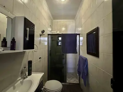 Casa - Térrea com 3 quartos (sendo 1 suite(s)) a 300,00 metros praia.