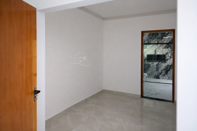 Casa - Térrea com 4 quartos (sendo 1 suite(s)) a 950,00 metros praia.