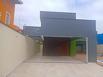 Casa - Térrea com 4 quartos (sendo 1 suite(s)) a 950,00 metros praia.