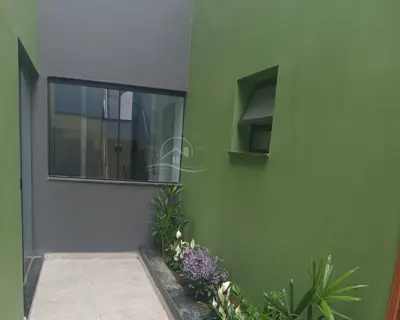 Casa - Térrea com 4 quartos (sendo 1 suite(s)) a 950,00 metros praia.