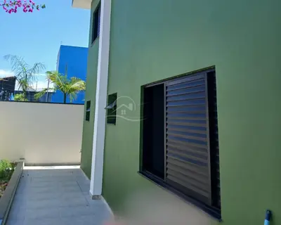 Casa - Térrea com 4 quartos (sendo 1 suite(s)) a 950,00 metros praia.