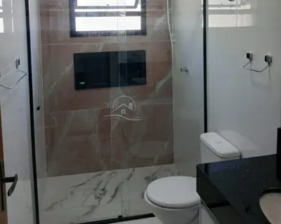 Casa - Térrea com 4 quartos (sendo 1 suite(s)) a 950,00 metros praia.