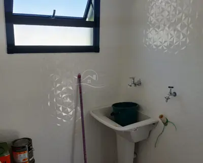 Casa - Térrea com 4 quartos (sendo 1 suite(s)) a 950,00 metros praia.