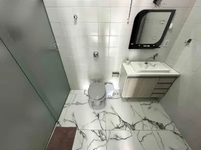 Casa - Sobrado com 3 quartos (sendo 3 suite(s)) a 700,00 metros praia.