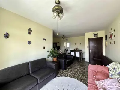 Apartamento - Amplo com 3 quartos (sendo 1 suite(s)) a 600,00 metros praia.