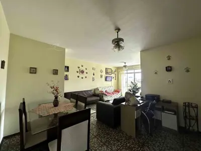Apartamento - Amplo com 3 quartos (sendo 1 suite(s)) a 600,00 metros praia.