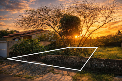 Terreno - Amplo com  quartos  a 650,00 metros praia.