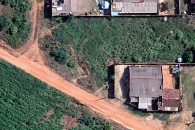 Terreno - Amplo com  quartos  a 2,00 metros praia.