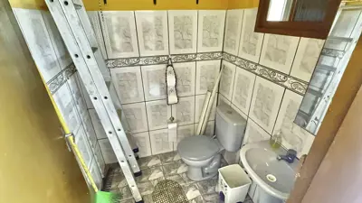 Casa - Térrea com 3 quartos (sendo 1 suite(s)) a 1200,00 metros praia.