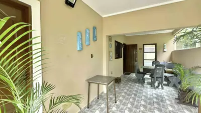 Casa - Térrea com 3 quartos (sendo 1 suite(s)) a 1200,00 metros praia.