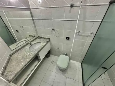 Casa - Térrea com 5 quartos (sendo 5 suite(s)) a 2,00 metros praia.