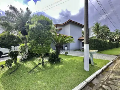 Casa - Térrea com 5 quartos (sendo 5 suite(s)) a 2,00 metros praia.