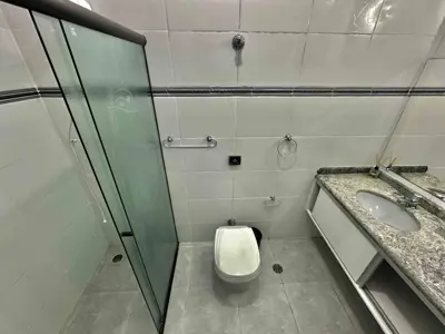 Casa - Térrea com 5 quartos (sendo 5 suite(s)) a 2,00 metros praia.