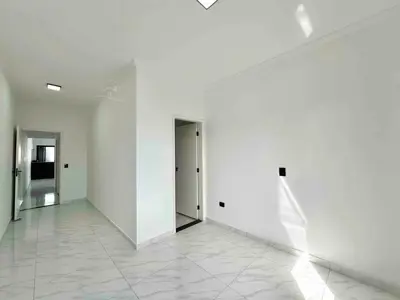 Casa - Térrea com 2 quartos (sendo 1 suite(s)) a 2000,00 metros praia.