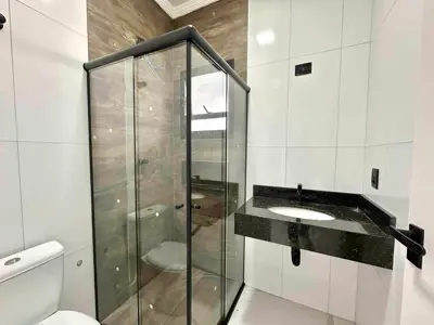 Casa - Térrea com 2 quartos (sendo 1 suite(s)) a 2000,00 metros praia.