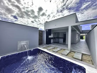 Casa - Térrea com 2 quartos (sendo 1 suite(s)) a 2000,00 metros praia.