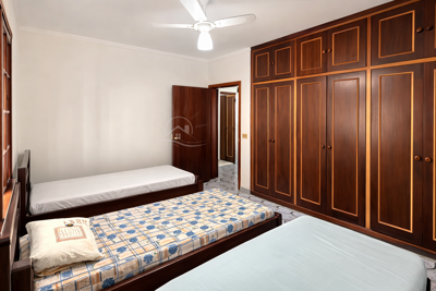 Casa - Térrea com 3 quartos (sendo 1 suite(s)) a 100,00 metros praia.