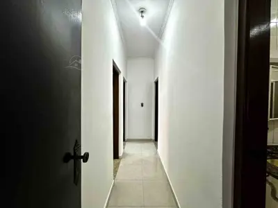 Casa - Térrea com 3 quartos (sendo 1 suite(s)) a 300,00 metros praia.