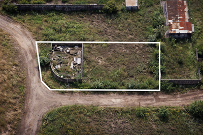 Terreno - Amplo com  quartos  a 1500,00 metros praia.