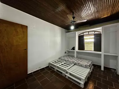 Casa - Térrea com 2 quartos (sendo 2 suite(s)) a 3000,00 metros praia.