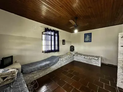 Casa - Térrea com 2 quartos (sendo 2 suite(s)) a 3000,00 metros praia.